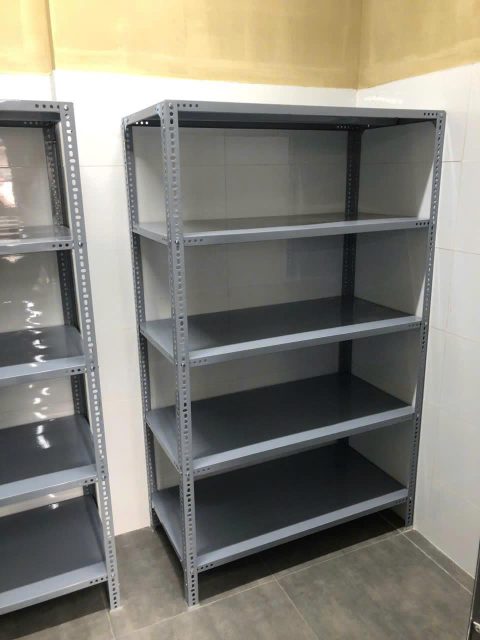 Kệ sắt V lỗ 100×30×200cm 4 tầng